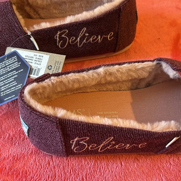 New in box!! Toms Alpargata burgundy sweater knit faux fur size 9.5 NWT** - Picture 6 of 9
